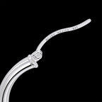Detalle del broche de bisagra de las Arracadas Belle Plata en plata .925 para un ajuste seguro y cómodo.