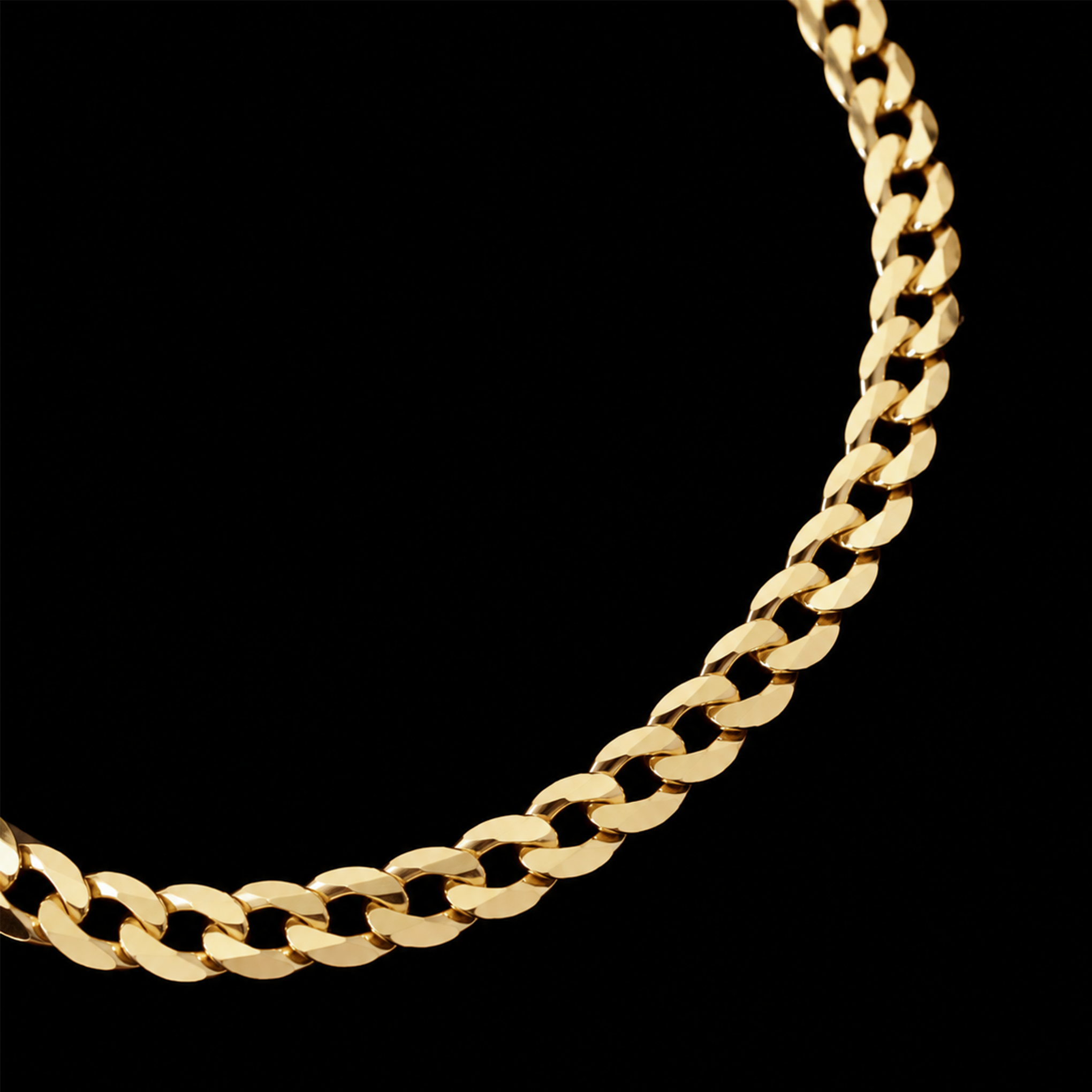 Detalle del tejido Curb de 5mm en oro sólido