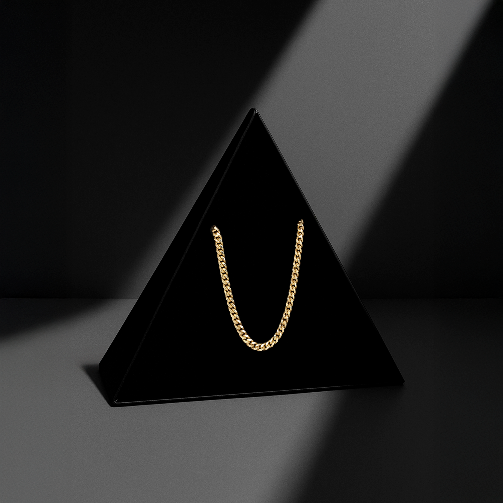 Cadena Cuban Link 3mm de oro sólido con empaque Triangulum