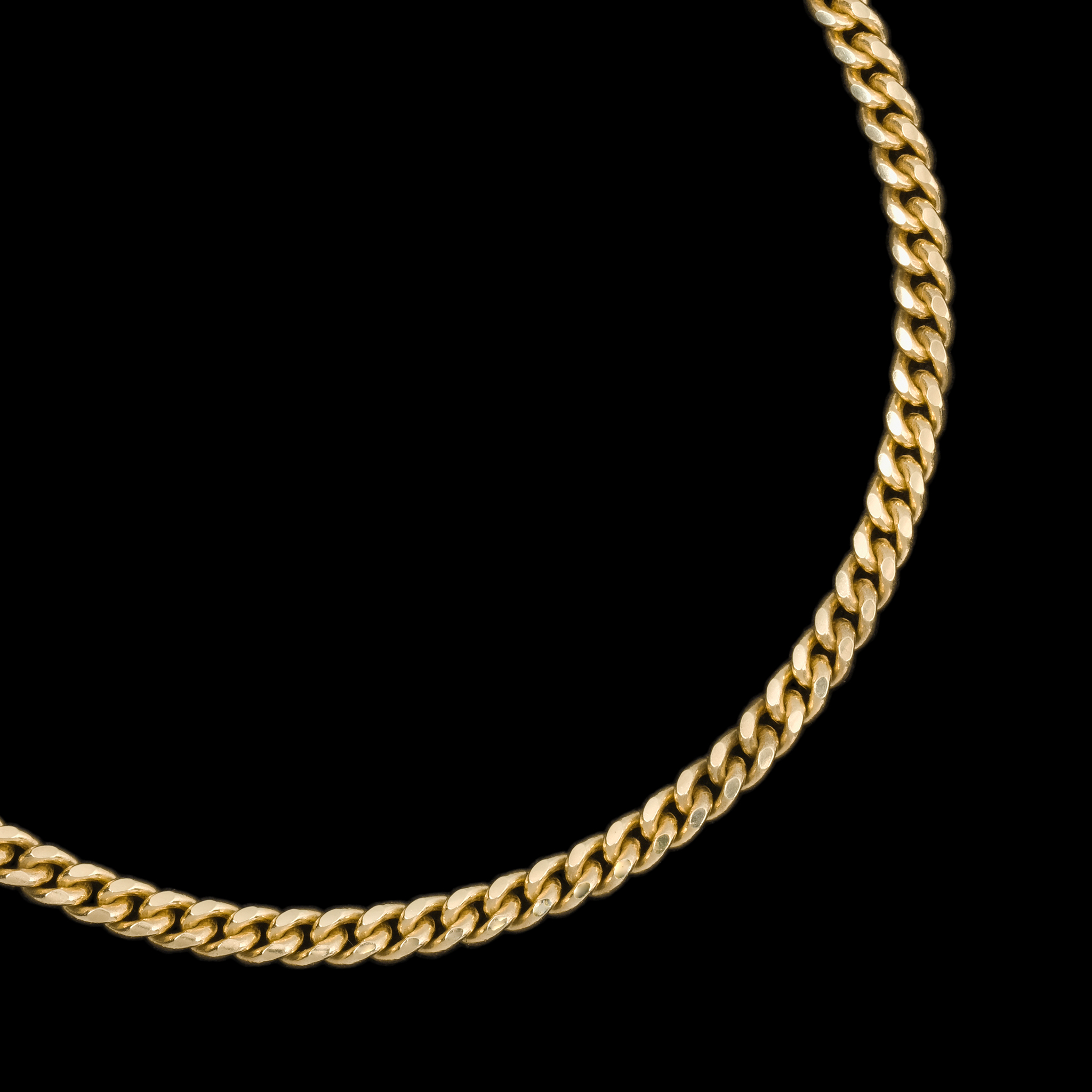 Detalle del tejido Cuban Link 3mm en oro sólido