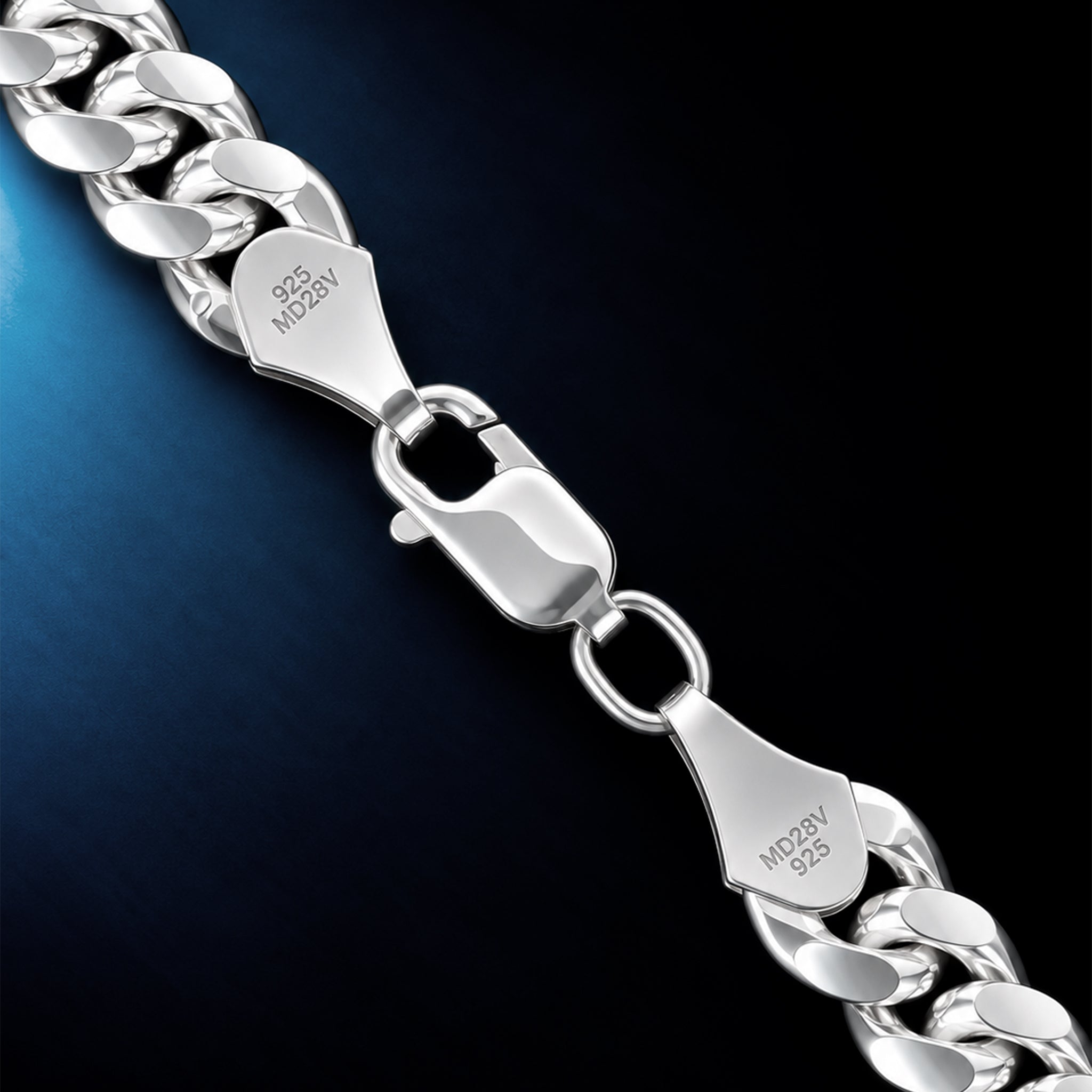 Detalle del broche de Cadena Cuban Link 8mm en Plata .925